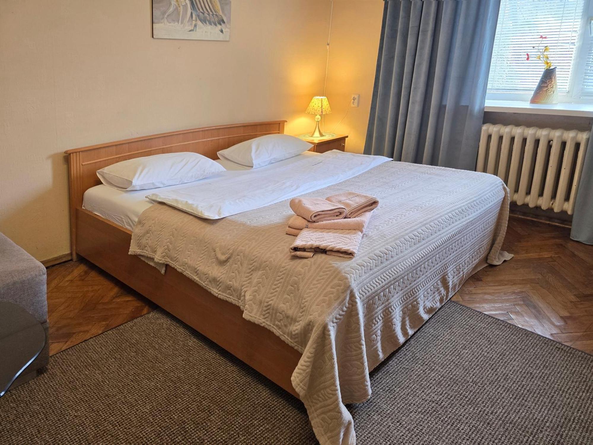 Home Hotel Apartments On Lva Tolstogo Kiev Dış mekan fotoğraf