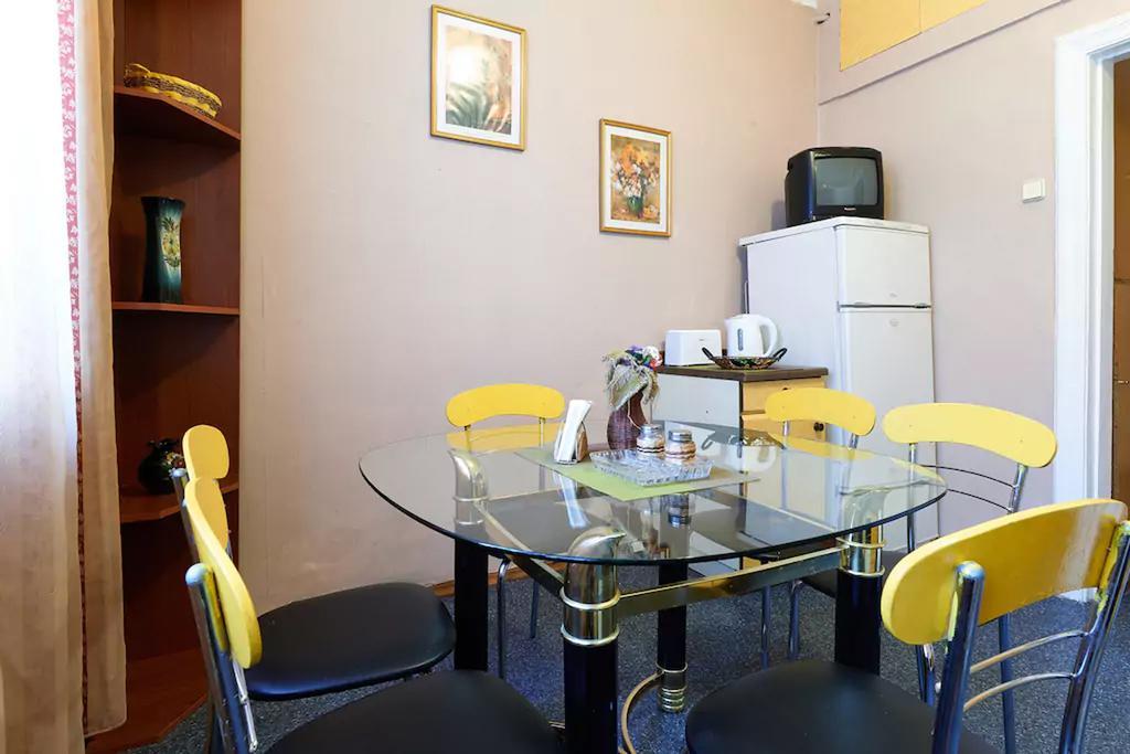 Home Hotel Apartments On Lva Tolstogo Kiev Dış mekan fotoğraf