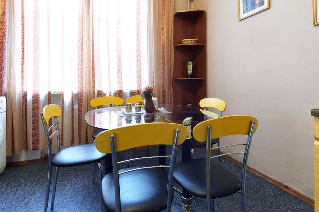 Home Hotel Apartments On Lva Tolstogo Kiev Dış mekan fotoğraf