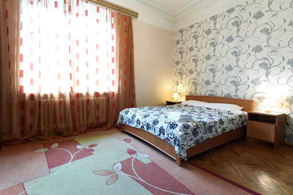 Home Hotel Apartments On Lva Tolstogo Kiev Dış mekan fotoğraf