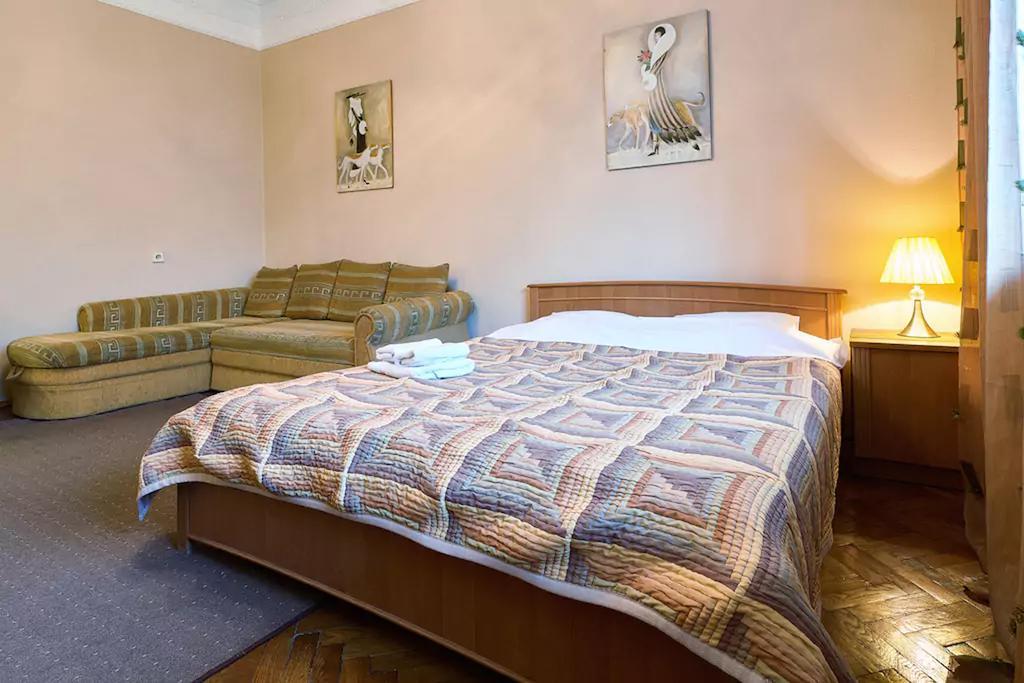 Home Hotel Apartments On Lva Tolstogo Kiev Dış mekan fotoğraf