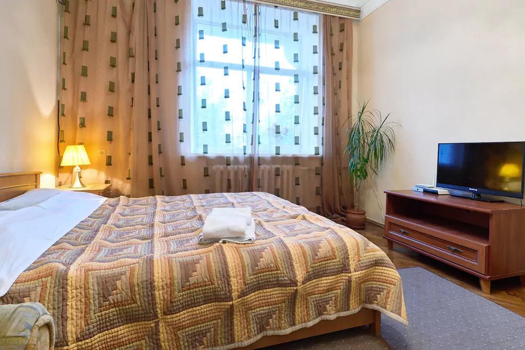 Home Hotel Apartments On Lva Tolstogo Kiev Dış mekan fotoğraf